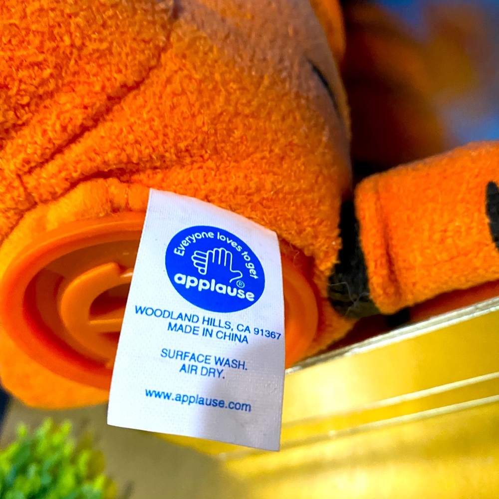 DISNEY NWT WINNIE THE POOH TIGGER PLUSH COIN PIGGY BANK w/STOPPER APPLAUSE 10” - Picture 16 of 16